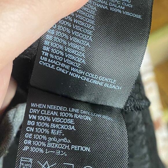 H&M Black Leopard Print Jacquard Weave Long Sleeve Midi Dress - Picture 8 of 9